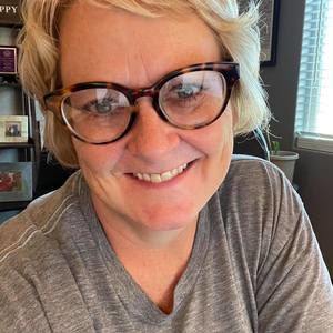 Meet your Posher, Dana